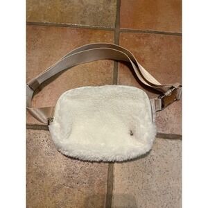 Wantable Sherpa belt bag